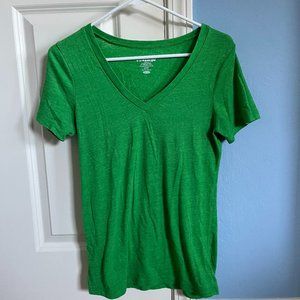 Green Old Navy V Neck T shirt